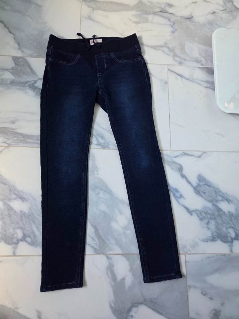 GIRLS SIZE 8 JEGGINGS